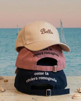 CAPPELLINO CON VISIERA BELLA COME LA RIVIERA ROMAGNOLA FIORENZA AMADORI&nbsp;
&nbsp; 